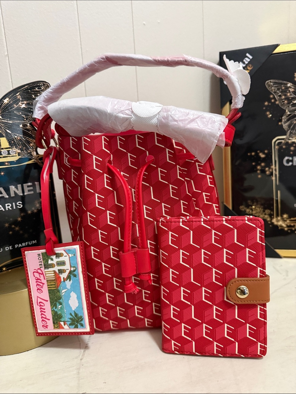 Estée Lauder Logo Drawstring Bucket Bag with Matching Wallet and Tag